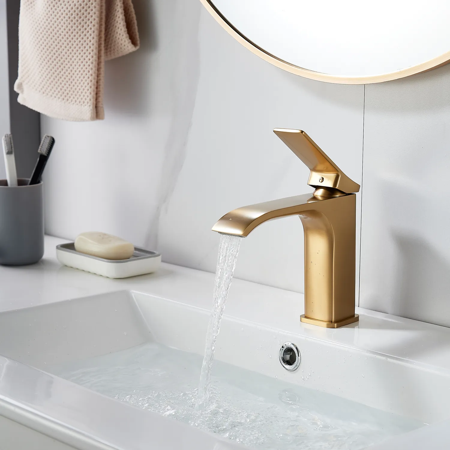 Смеситель для раковины Shevanik S4001G, золотой сатин