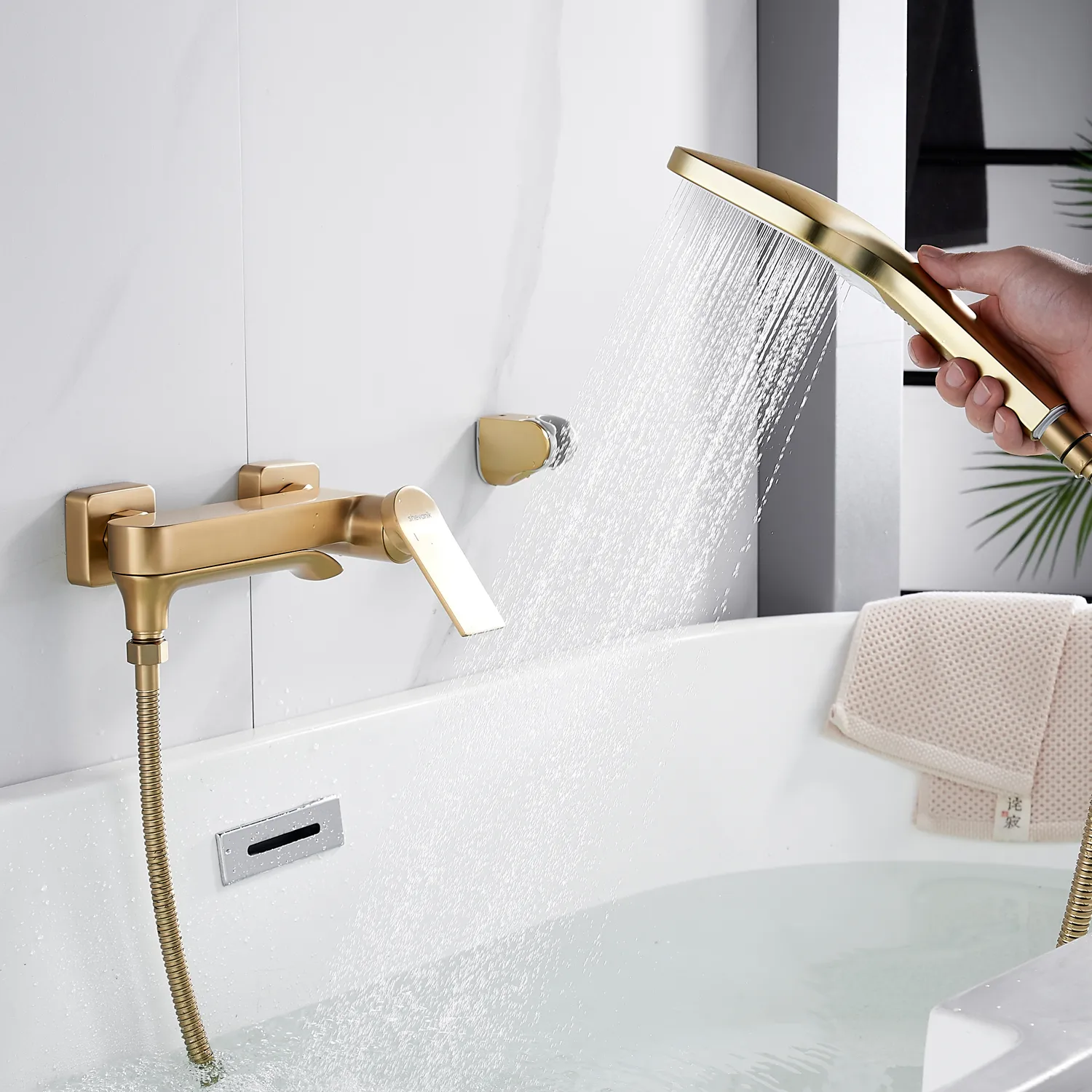 Смеситель для ванны Shevanik S4102G, золотой сатин