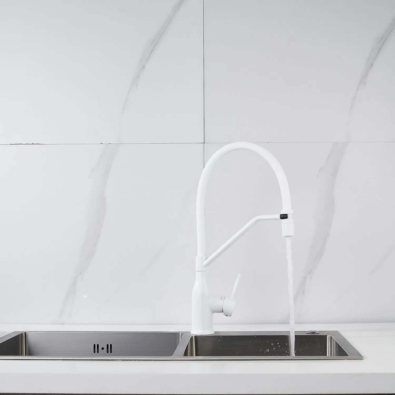 Смеситель для кухни с гибким изливом Shevanik S343C-1, белый