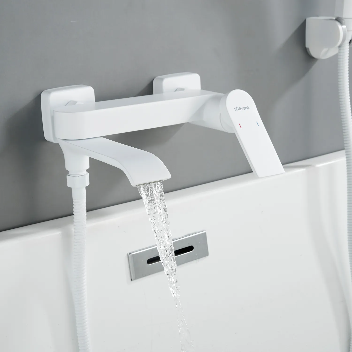 Смеситель для ванны Shevanik S4102C, белый