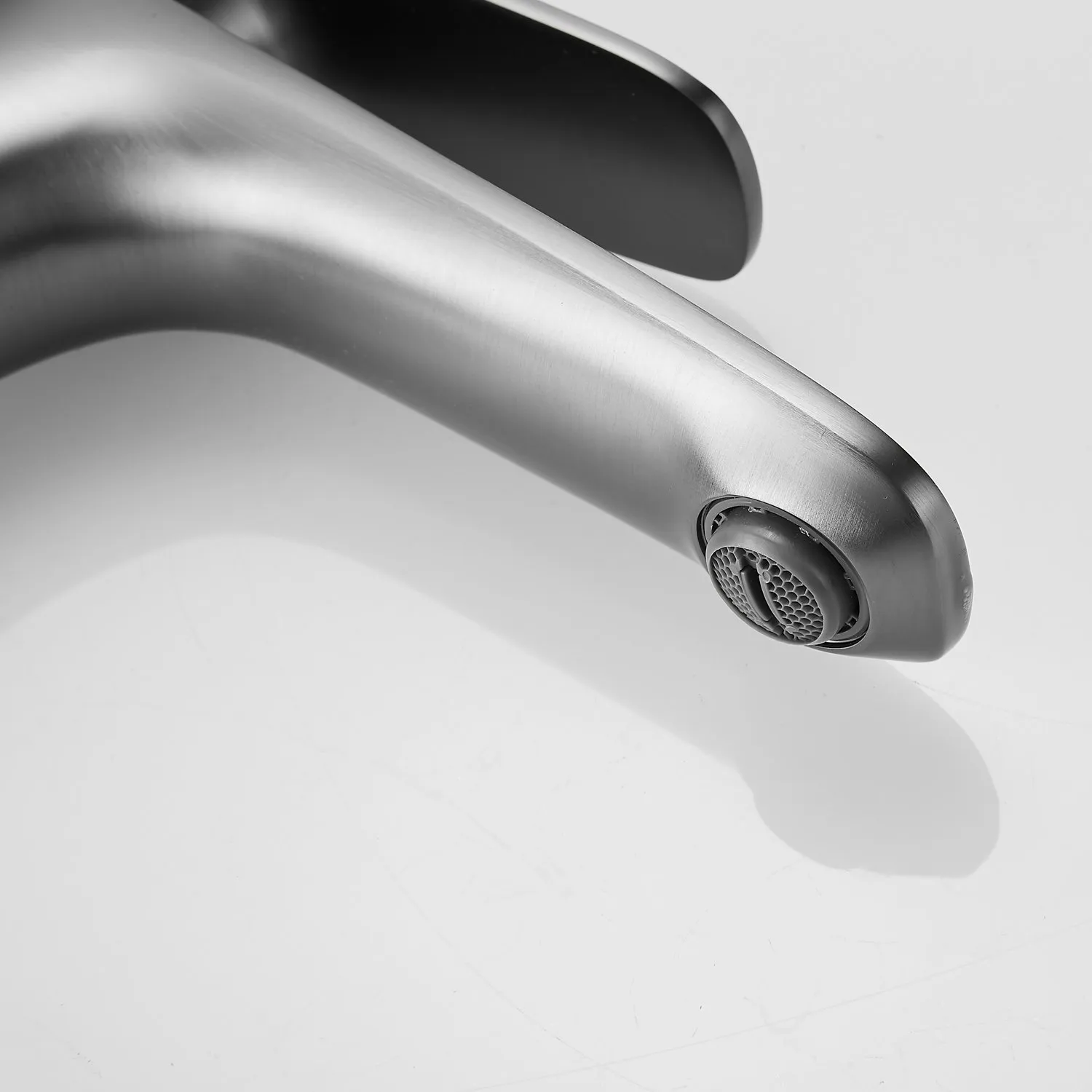 Смеситель для раковины Raffine F0185T, оружейная сталь