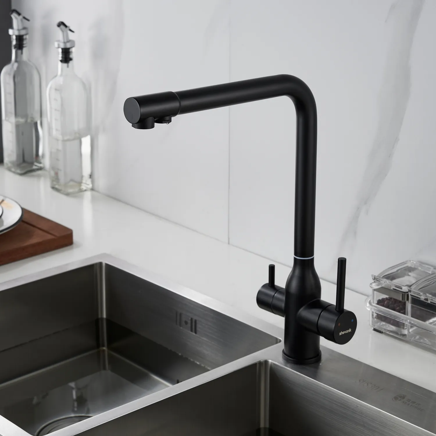 Смеситель для кухни с подключением фильтра Shevanik S248H, черный