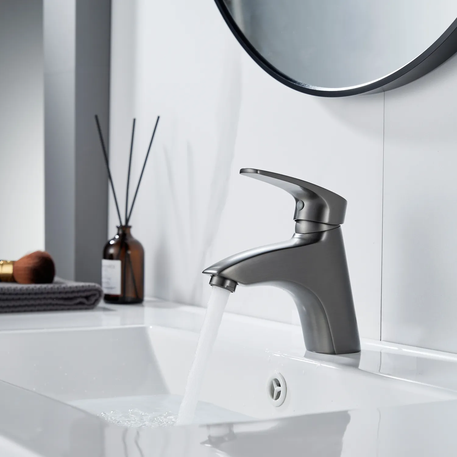 Смеситель для раковины Shevanik S5001T, оружейная сталь