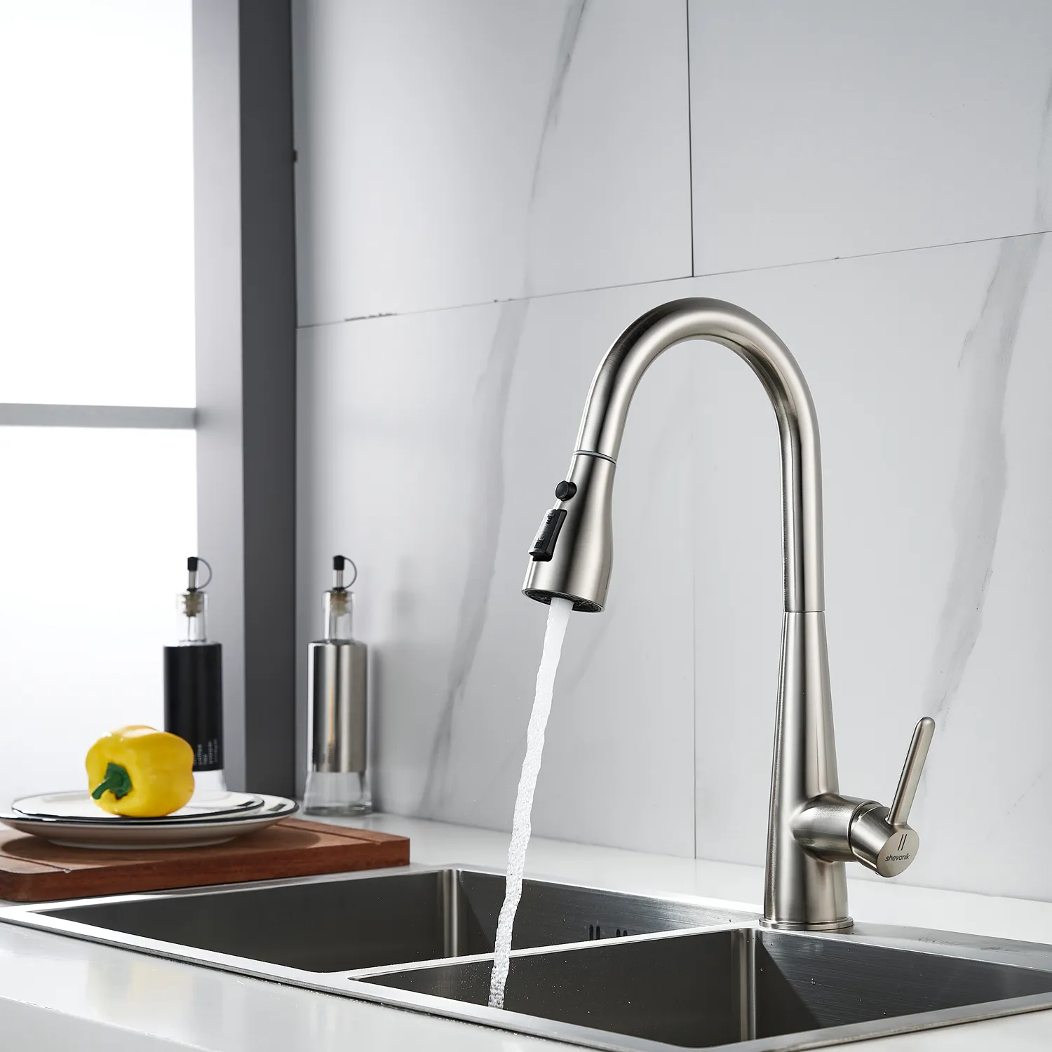 Смеситель для кухни с выдвижным изливом Shevanik S363L, сатин