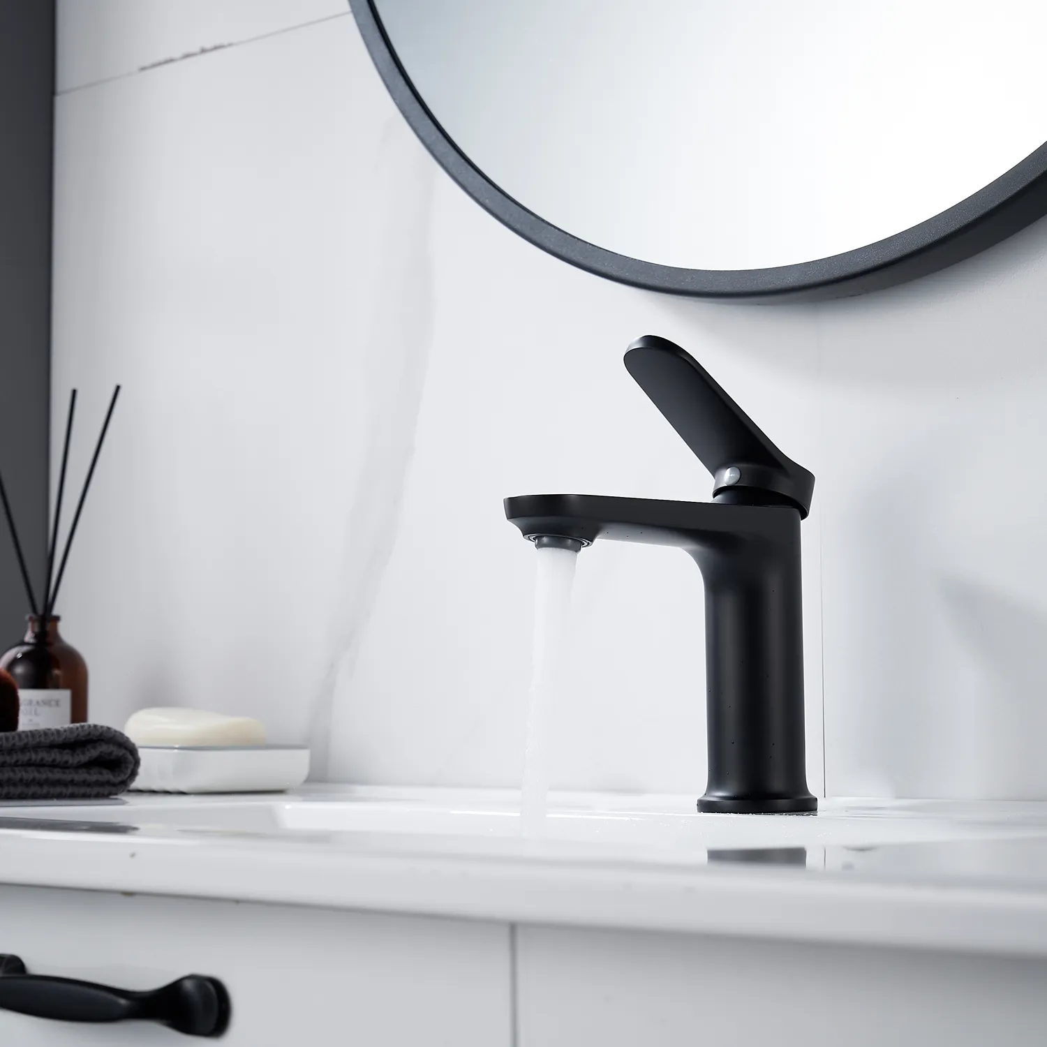 Смеситель для раковины Shevanik S4301H, черный