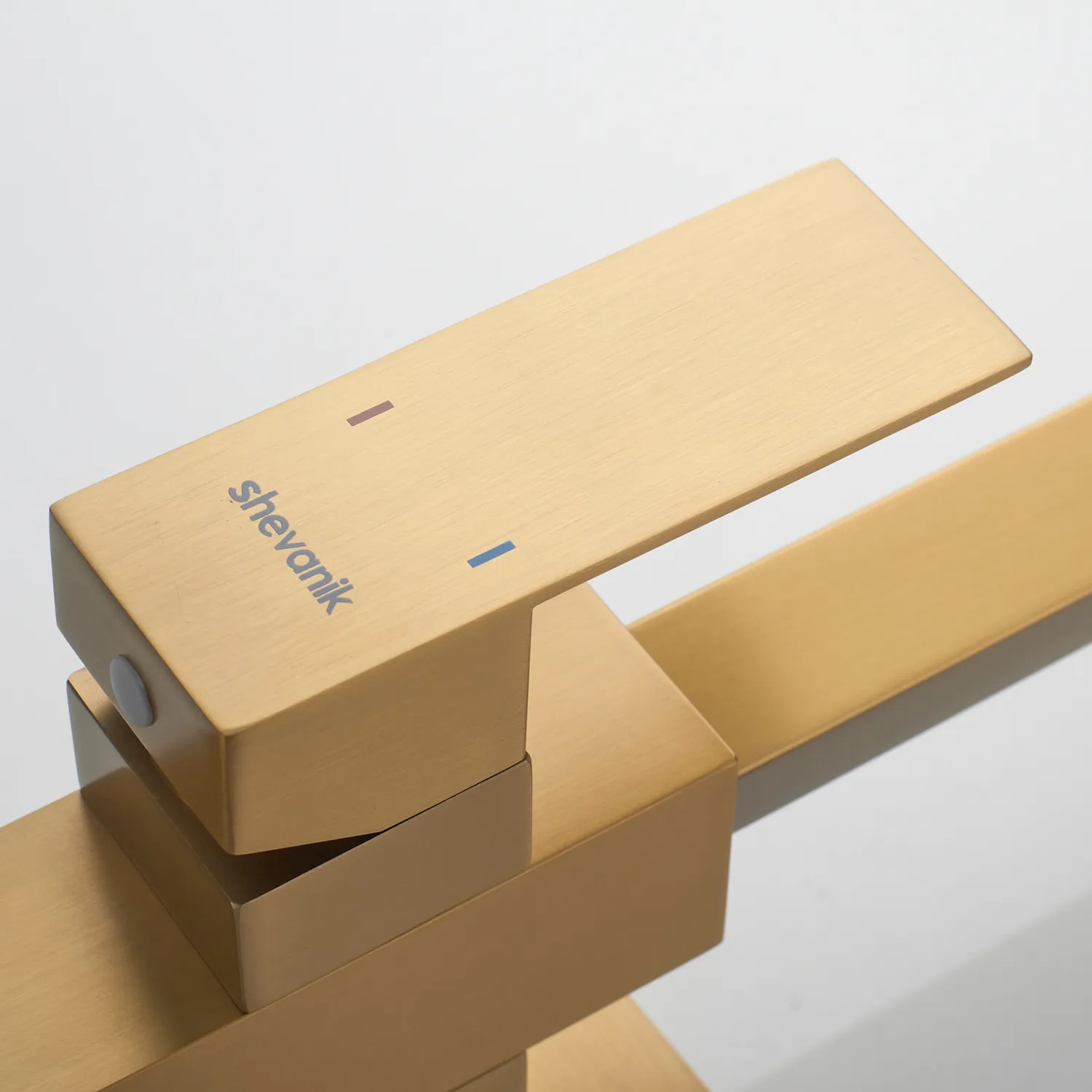 Смеситель для кухни с подключением фильтра Shevanik S148G, золотой сатин