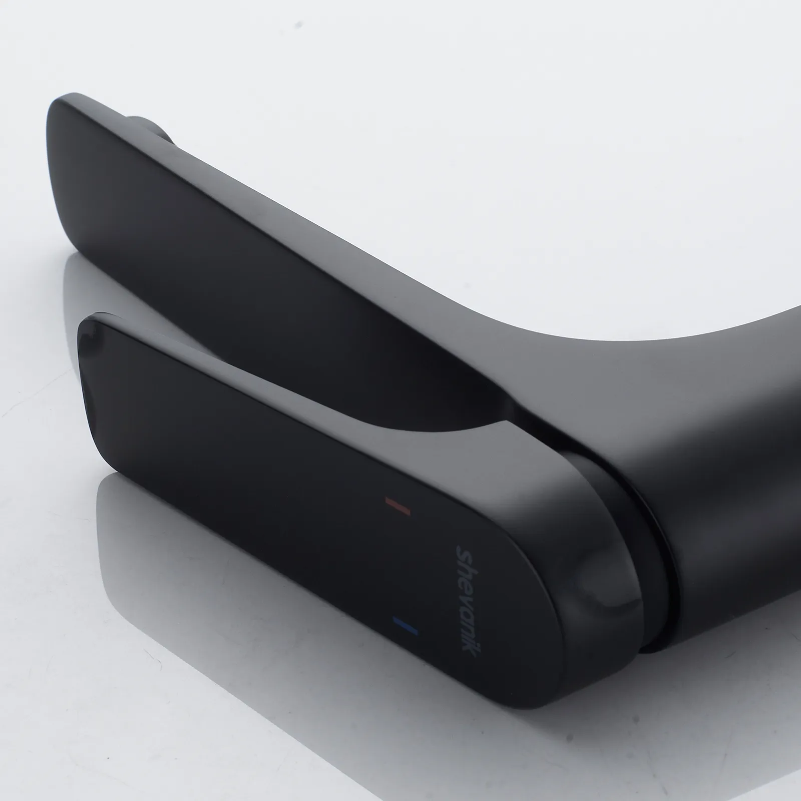 Смеситель для раковины высокий Shevanik S4211H, черный