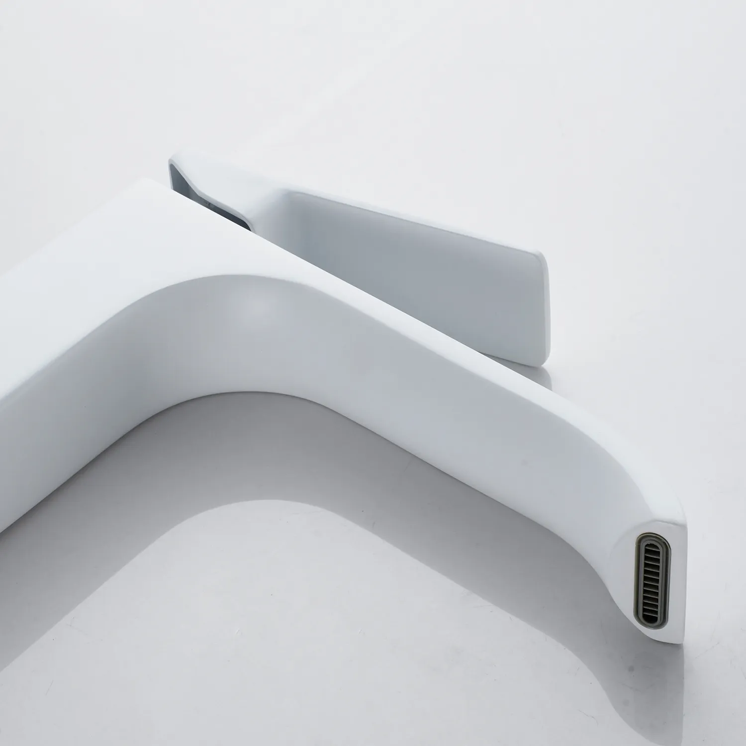 Смеситель для раковины высокий Shevanik S4011C, белый