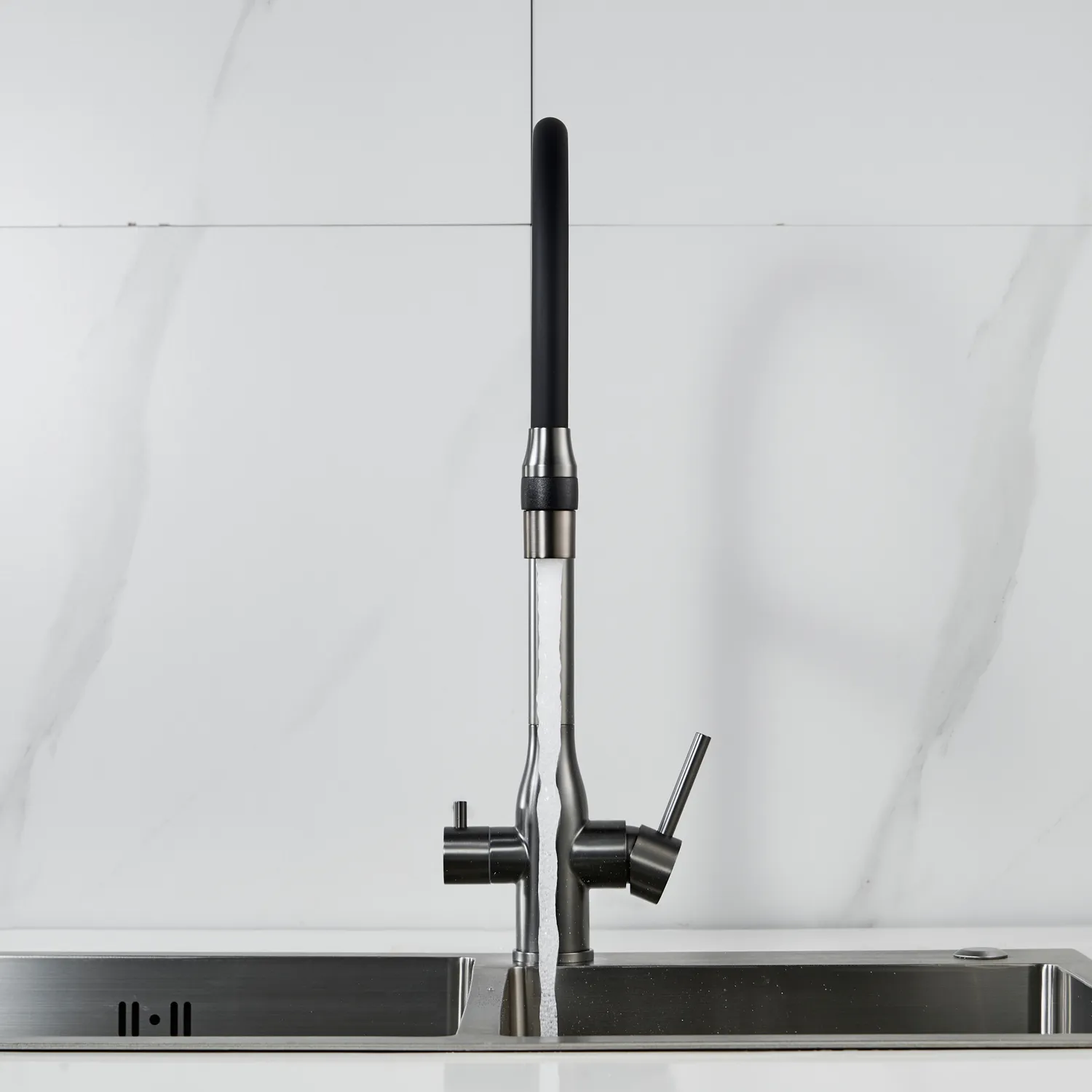 Смеситель для кухни с гибким изливом и подключением фильтра Shevanik S378T, оружейная сталь