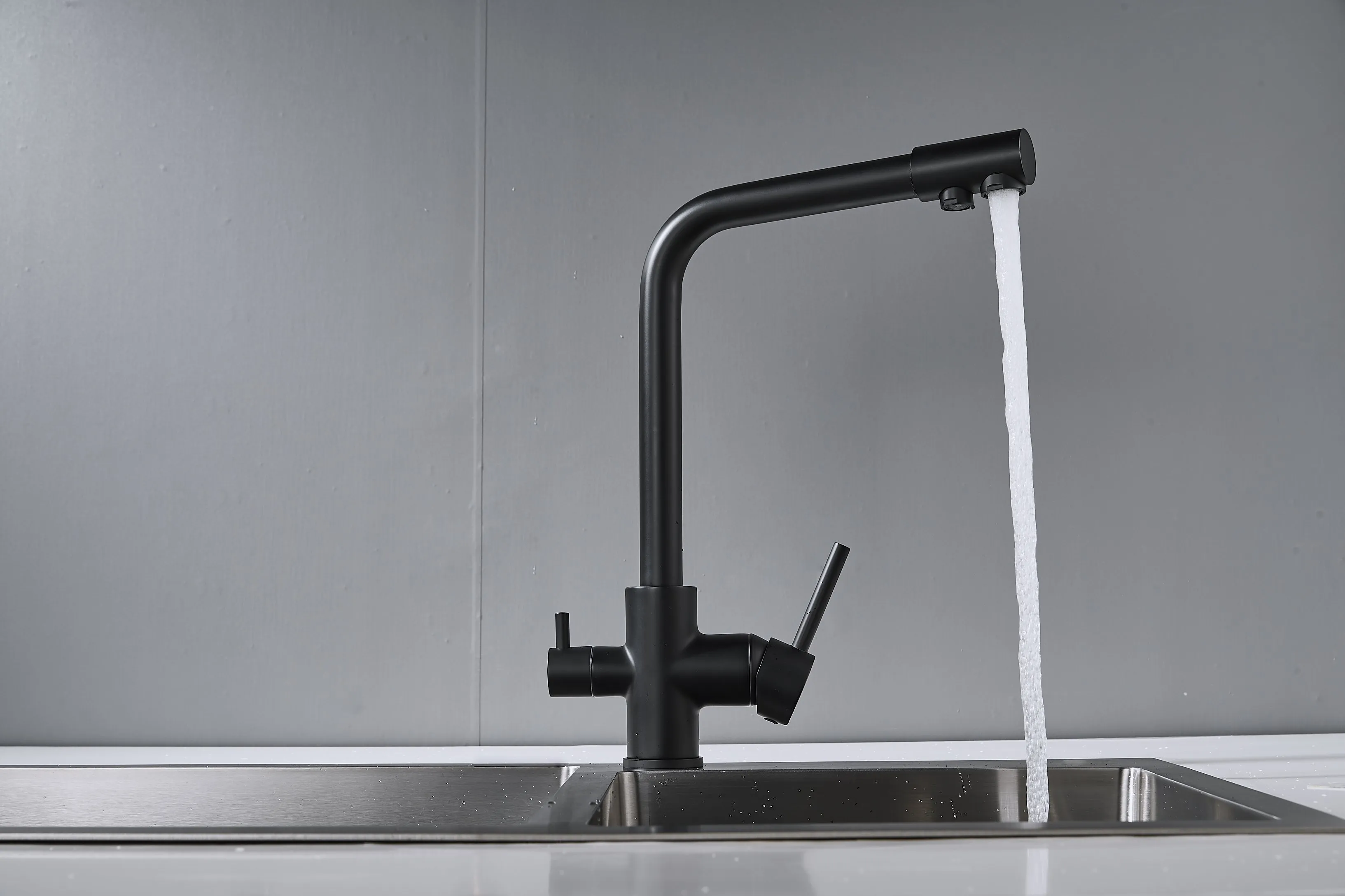 Смеситель для кухни с подключением фильтра Maretti Project Black PB31RZF12, черный