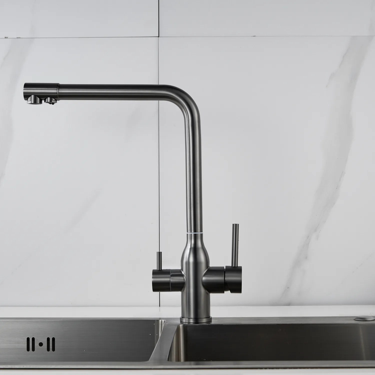 Смеситель для кухни с подключением фильтра Shevanik S248T, оружейная сталь