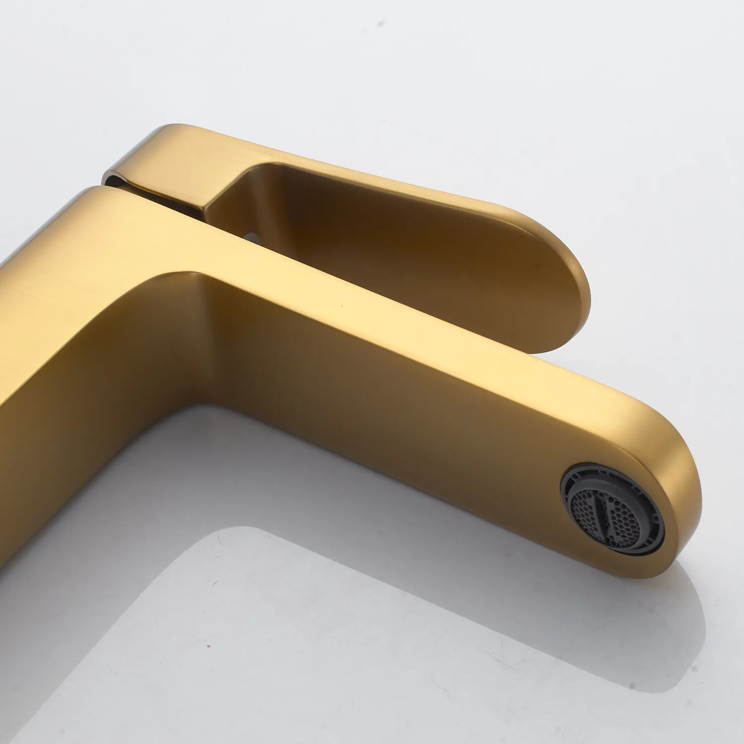 Смеситель для раковины Shevanik S4501G, золотой сатин