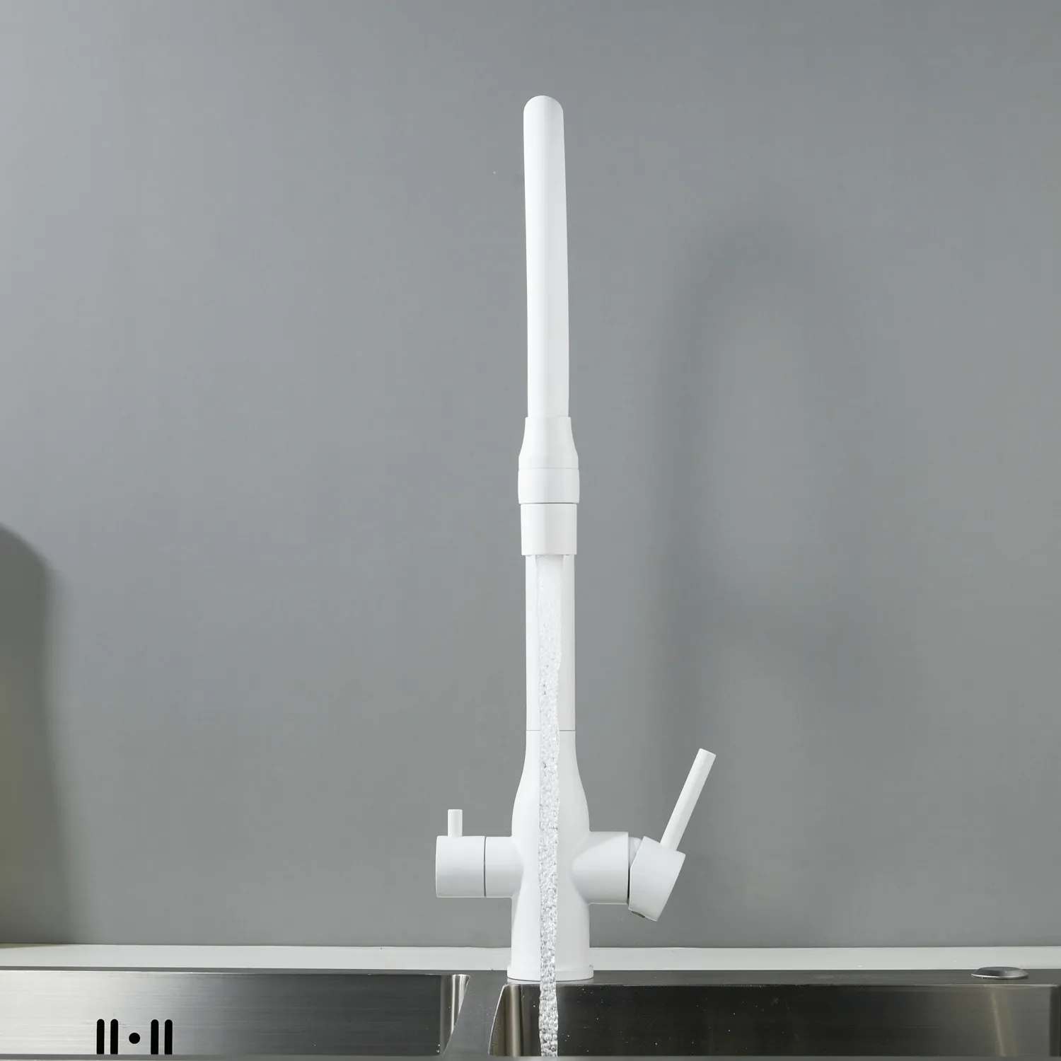 Смеситель для кухни с гибким изливом и подключением фильтра Shevanik S378C, белый