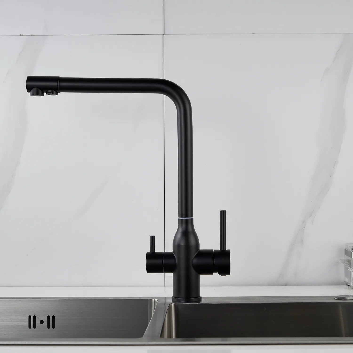 Смеситель для кухни с подключением фильтра Shevanik S248H, черный