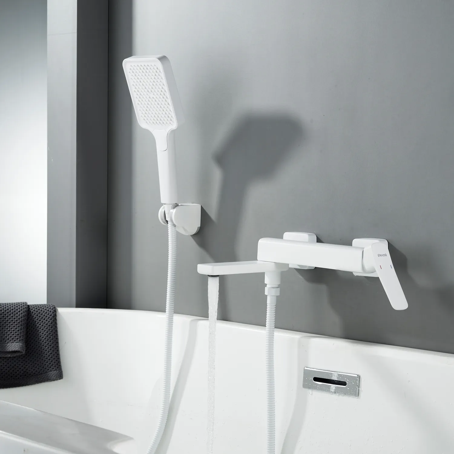 Смеситель для ванны Shevanik S9952C, белый