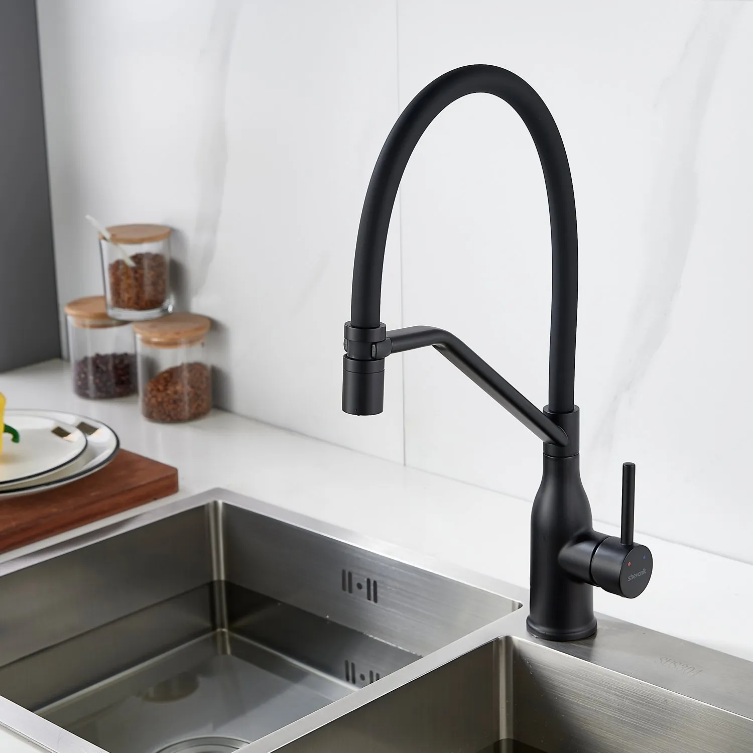 Смеситель для кухни с гибким изливом Shevanik S343H-3, черный