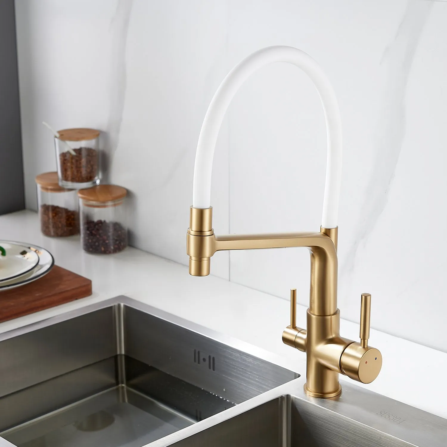 Смеситель для кухни с подключением фильтра воды Rose R658G, золотой сатин