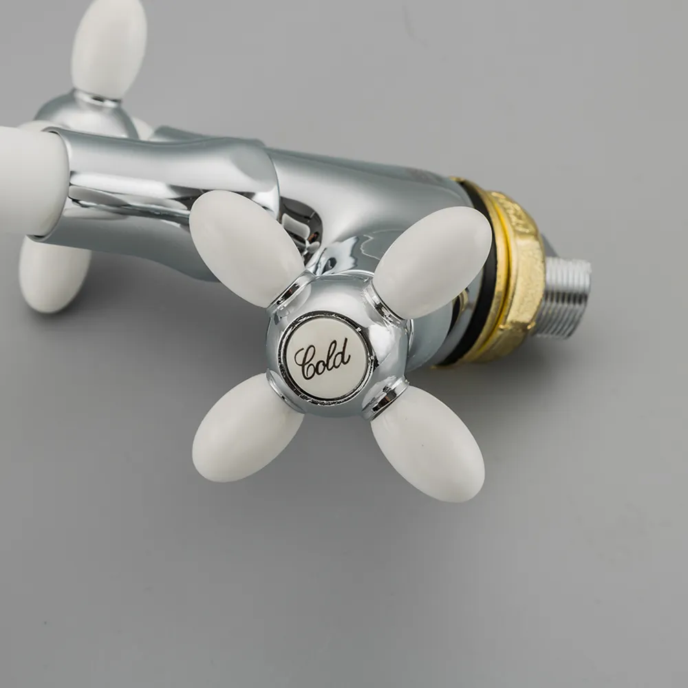 Смеситель для кухни с гибким изливом FRUD R44127-7, хром/белый
