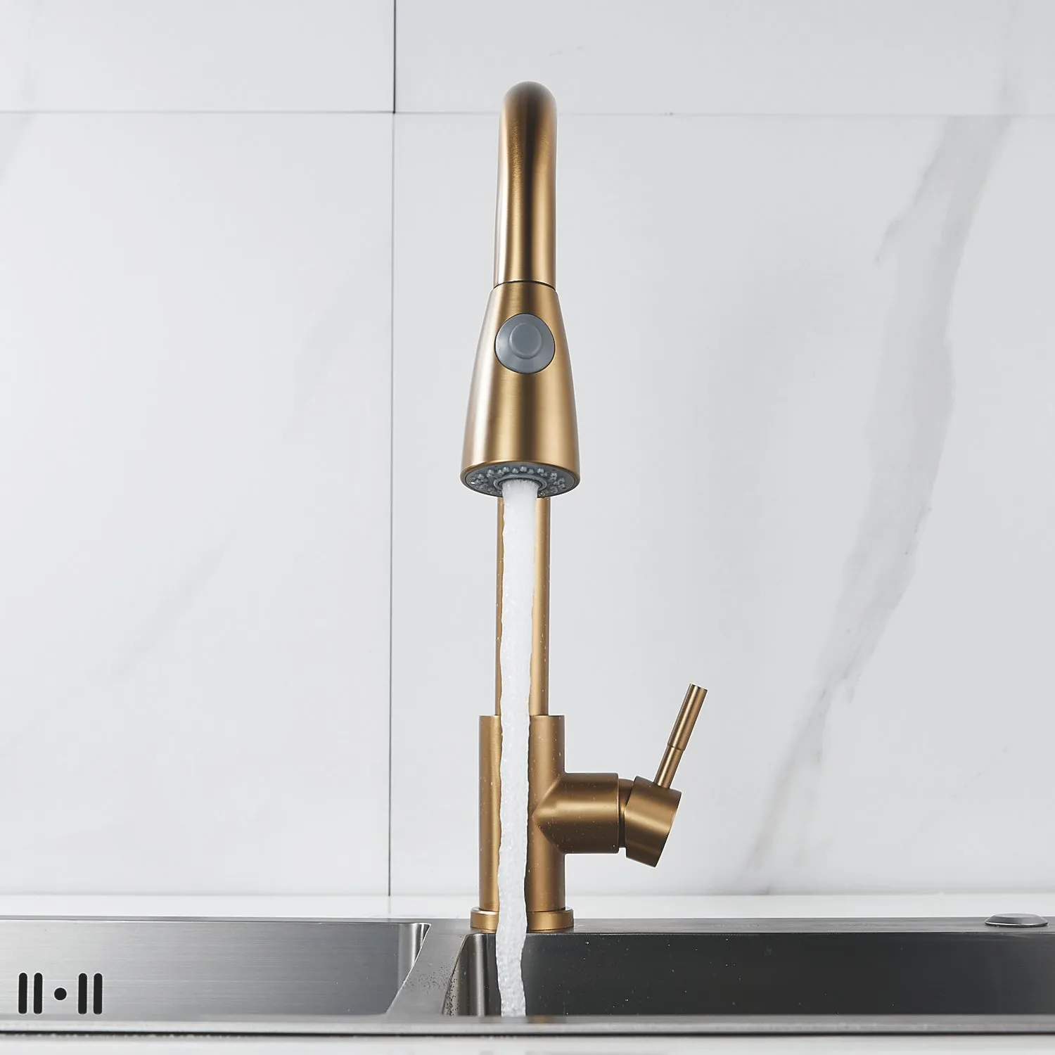 Смеситель для кухни с выдвижным изливом Raffine F213G, золотой сатин