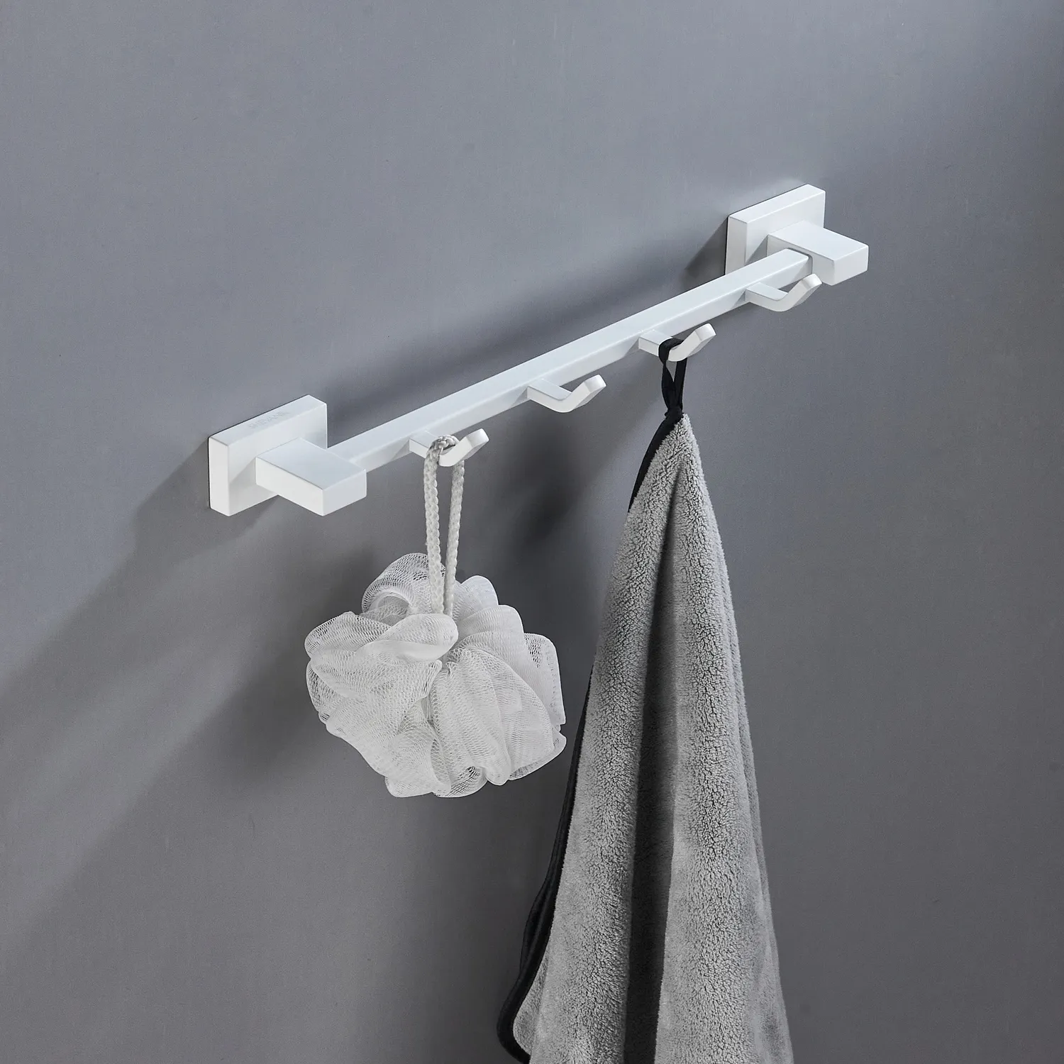 Планка с крючками Shevanik SG5641C, белый