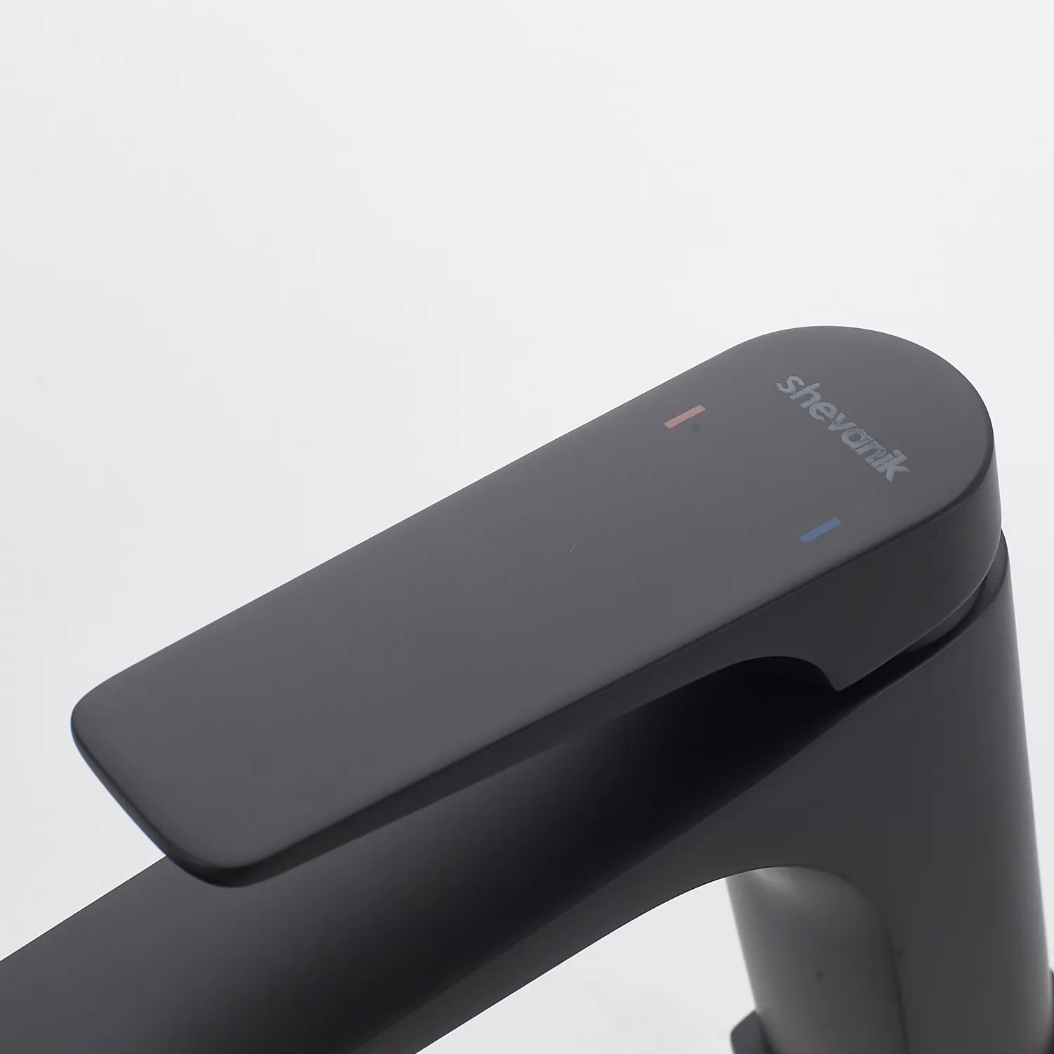 Смеситель для раковины Shevanik S4201H, черный