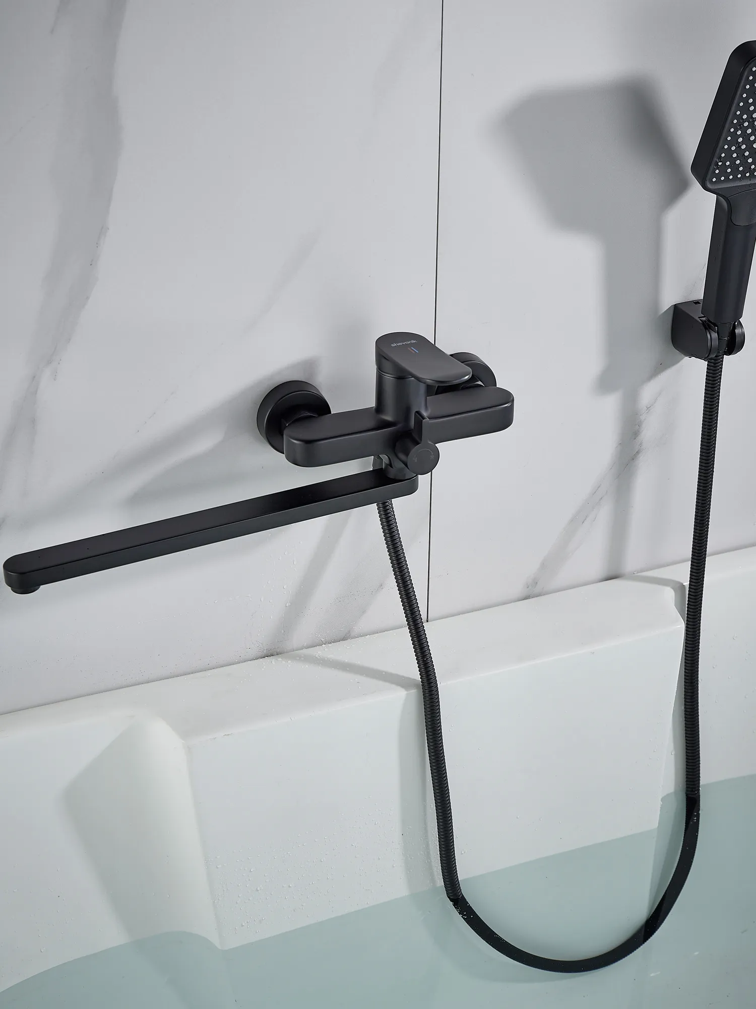 Смеситель для ванны Shevanik S4522H, черный