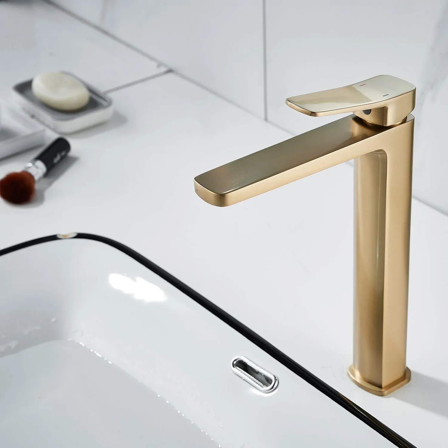 Смеситель для раковины Shevanik S9911G, золотой сатин