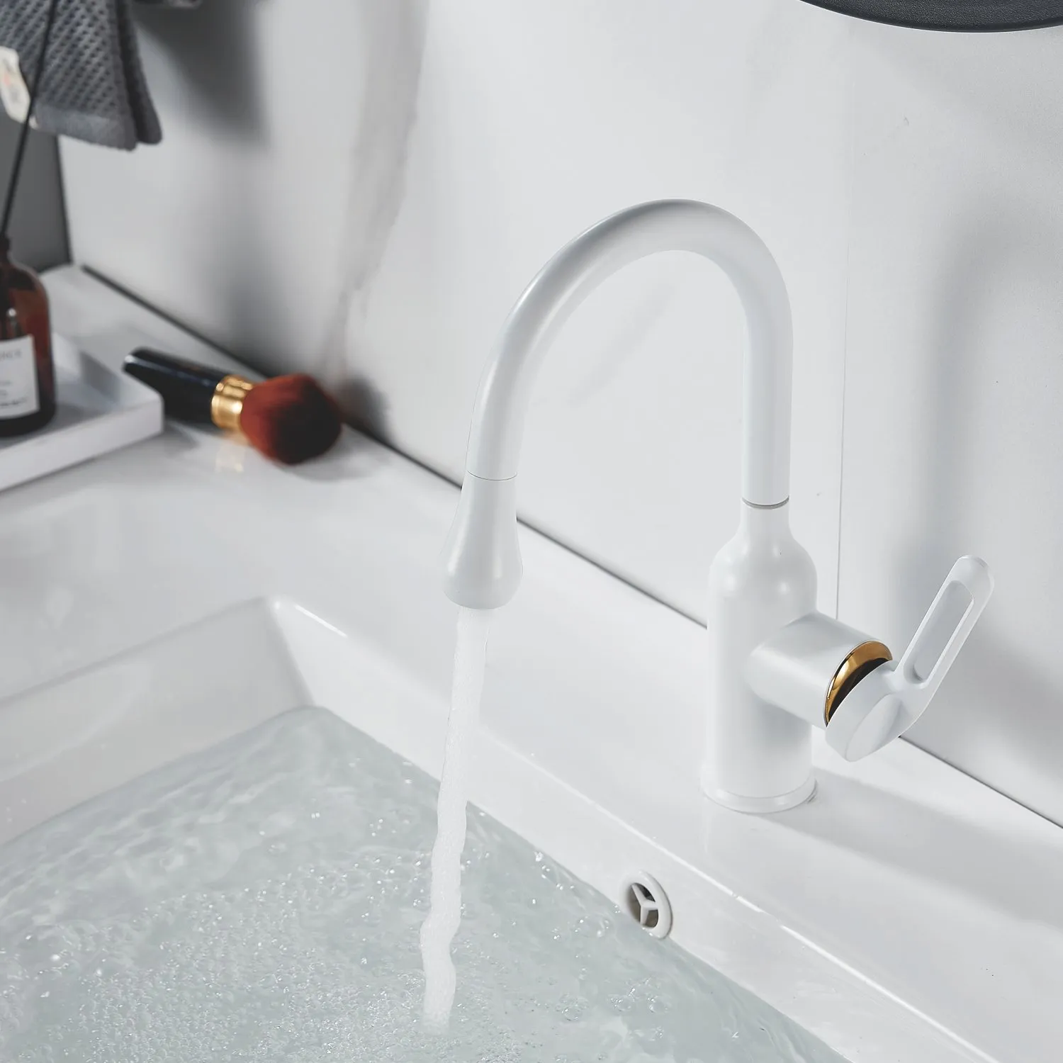 Смеситель для раковины Raffine F101C, белый