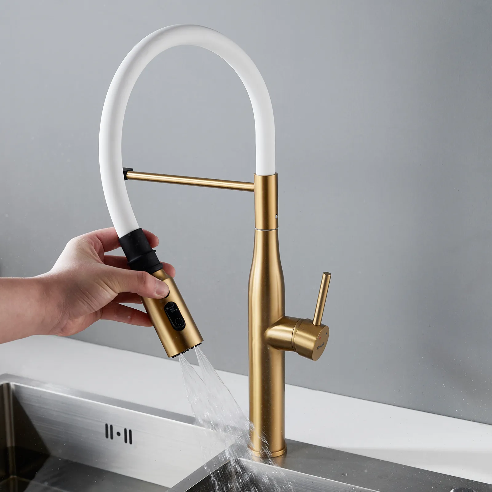 Смеситель для кухни с гибким изливом и режимом "душ" Shevanik S123G-1, золотой сатин