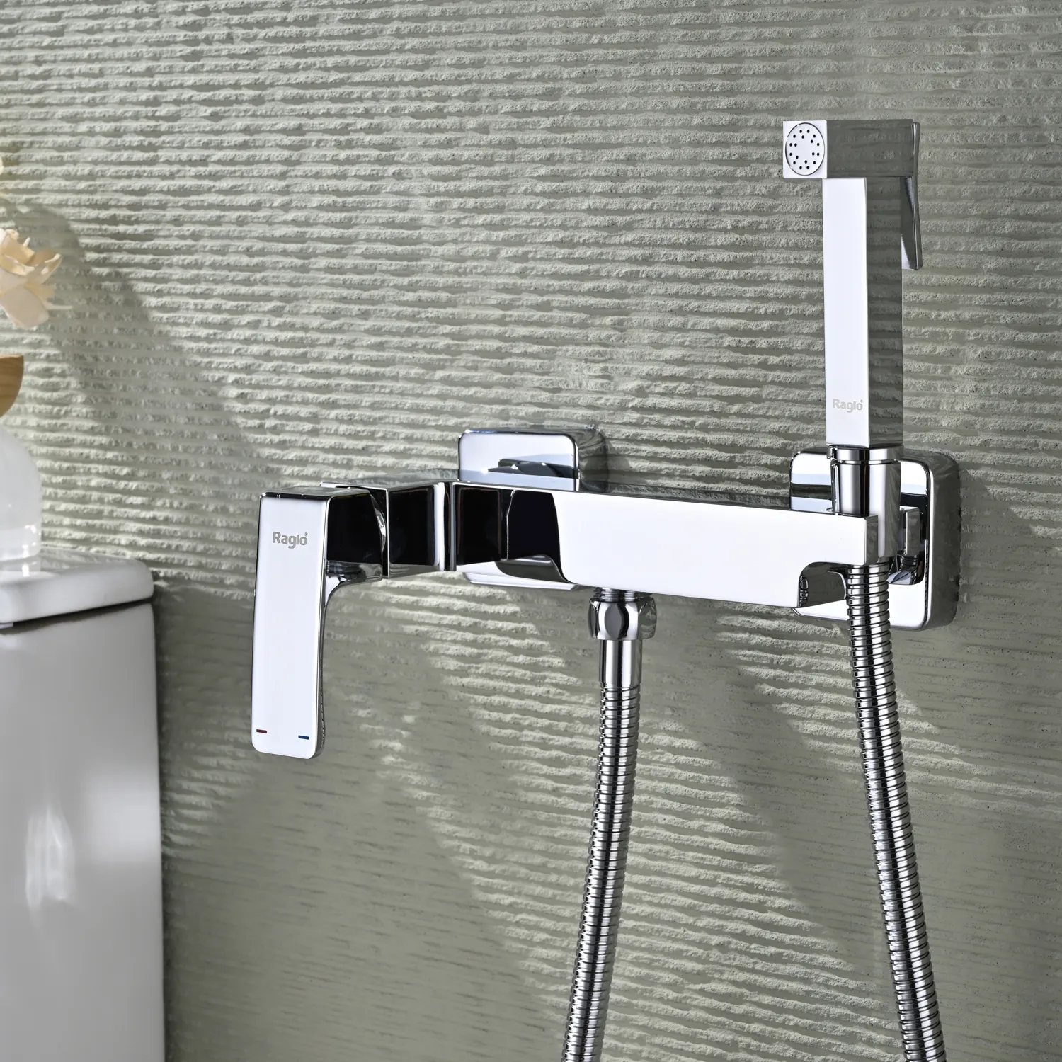 Смеситель Raglo настенный с гигиеническим душем (R01.51)
