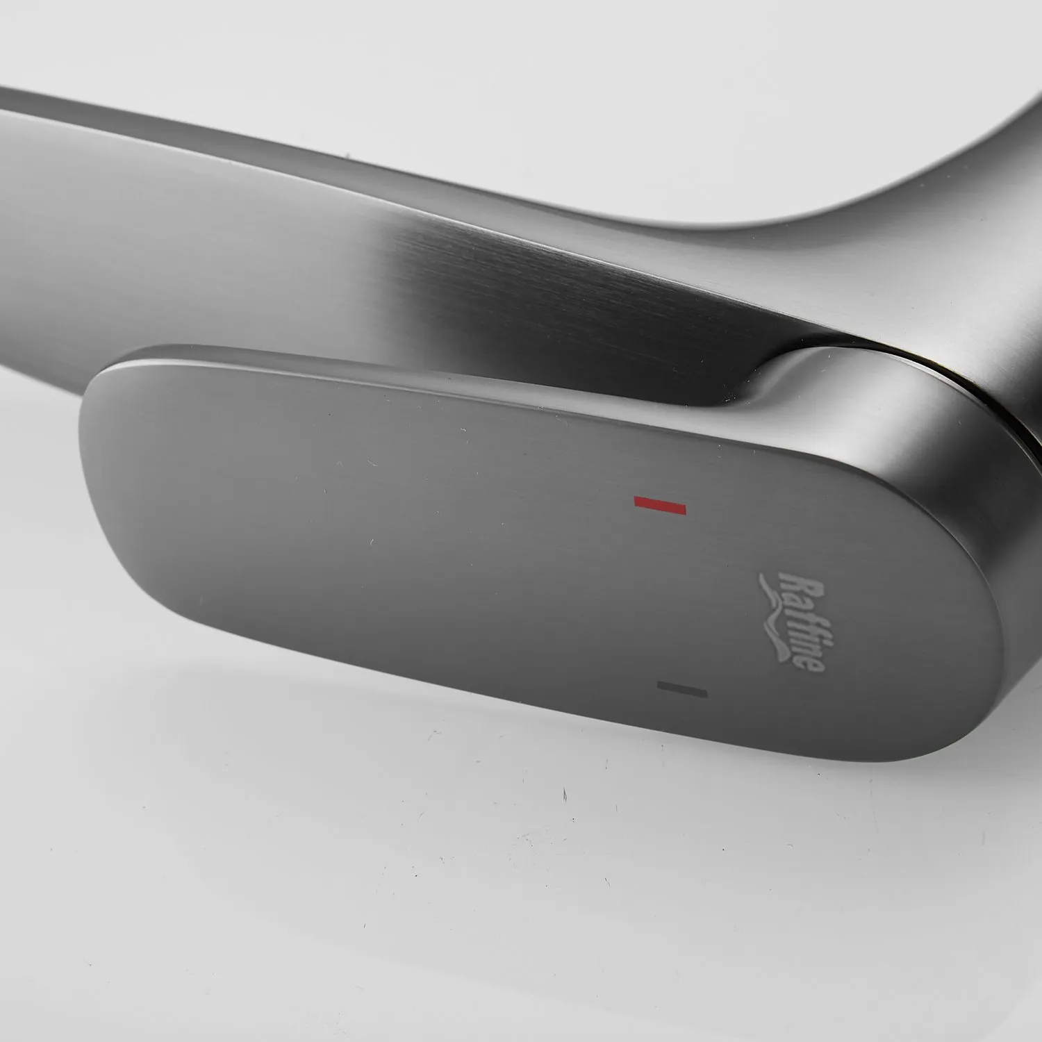 Смеситель для раковины Raffine F0185T, оружейная сталь
