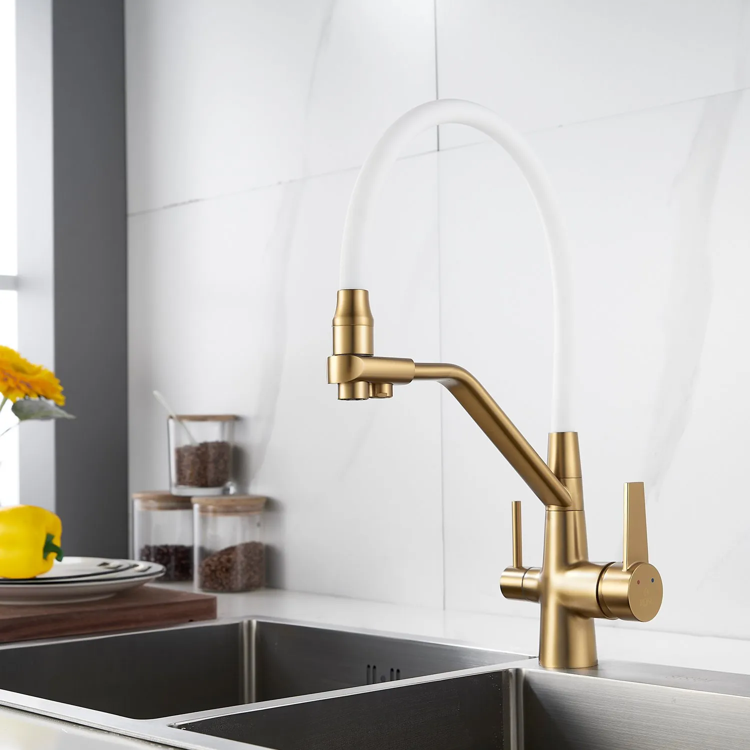 Смеситель для кухни с подключением фильтра воды Rose R558G, золотой сатин