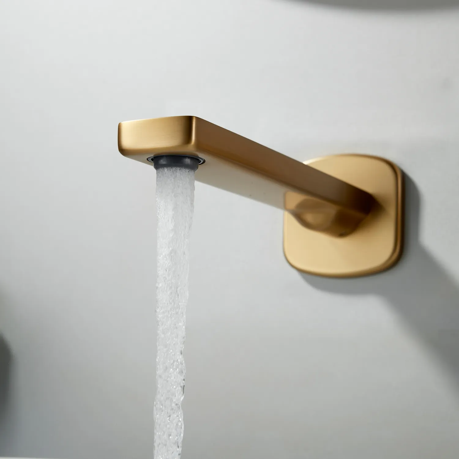 Смеситель для раковины встраиваемый Shevanik S9941G, золотой сатин