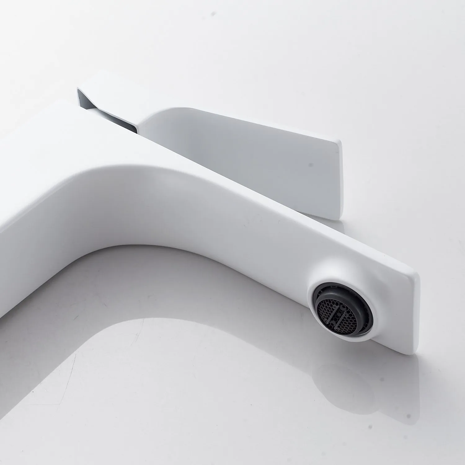 Смеситель для раковины Shevanik S6101C, белый