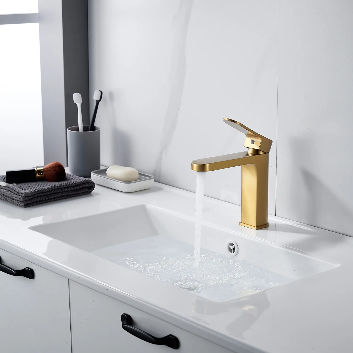 Смеситель для раковины Shevanik S4501G, золотой сатин