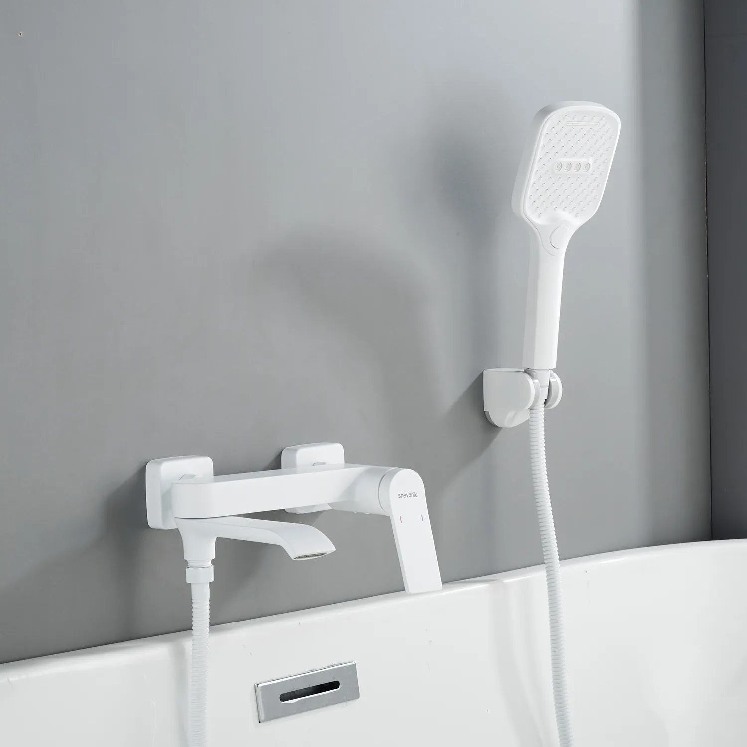 Смеситель для ванны Shevanik S4102C, белый