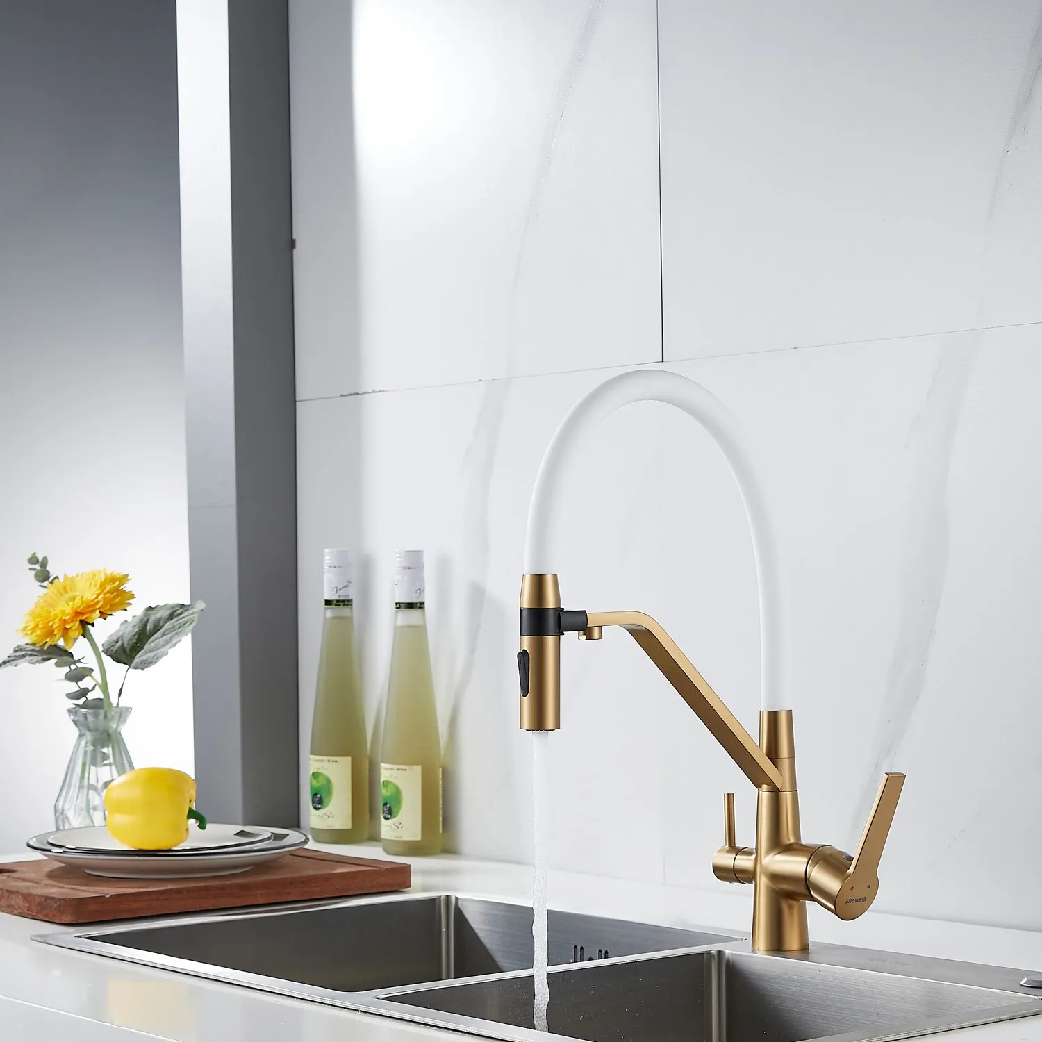 Смеситель для кухни с гибким изливом и подключением фильтра Shevanik S278G, золотой сатин