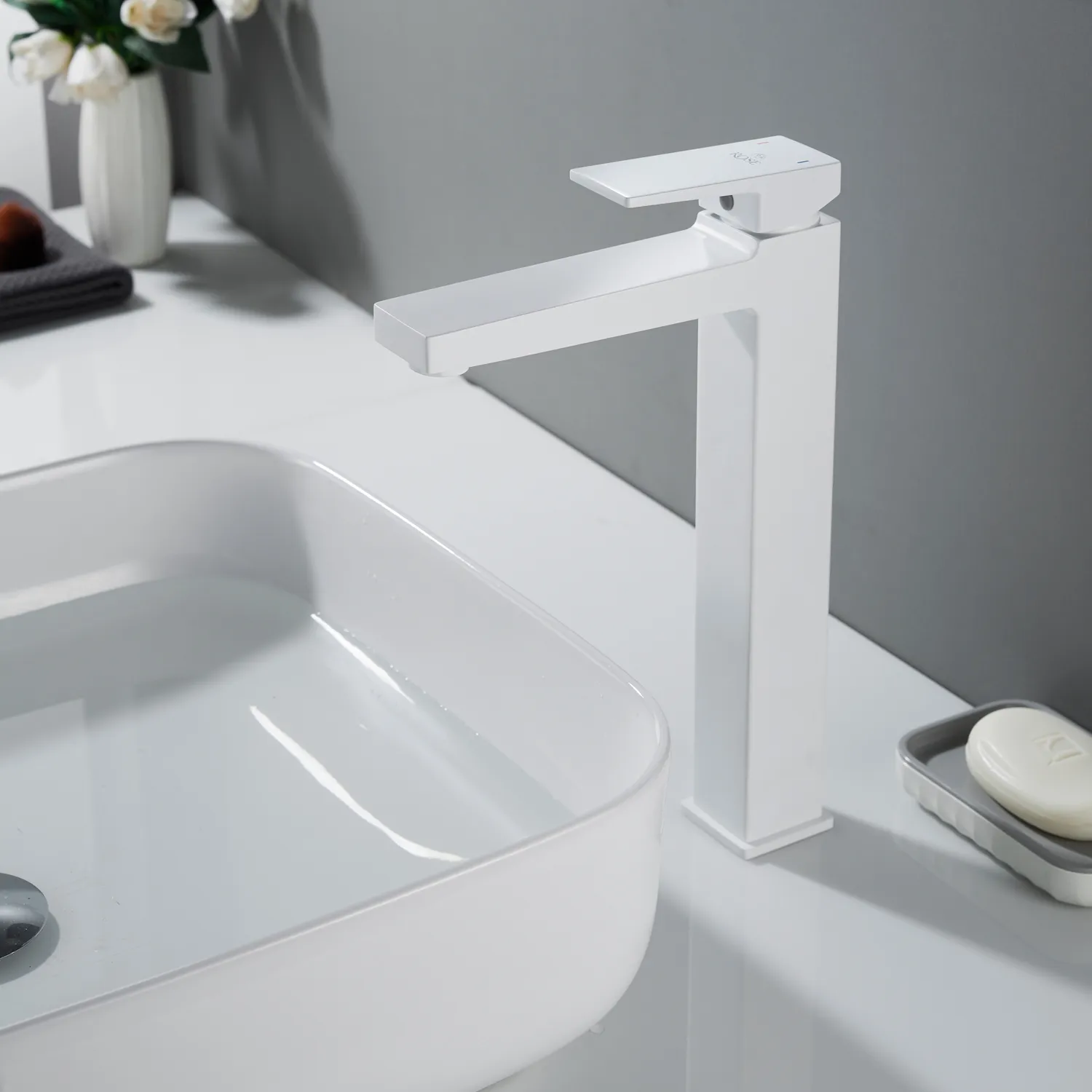 Смеситель для раковины высокий Rose R2811C, белый