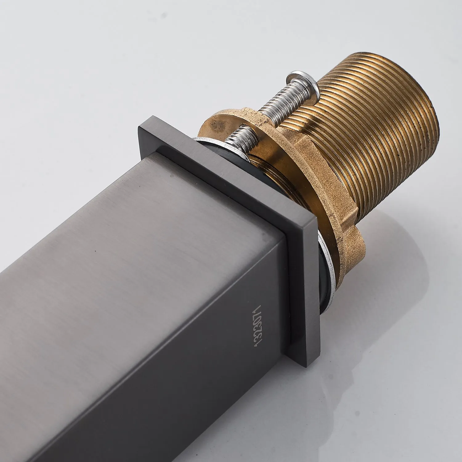 Смеситель для раковины Shevanik S7011T, оружейная сталь