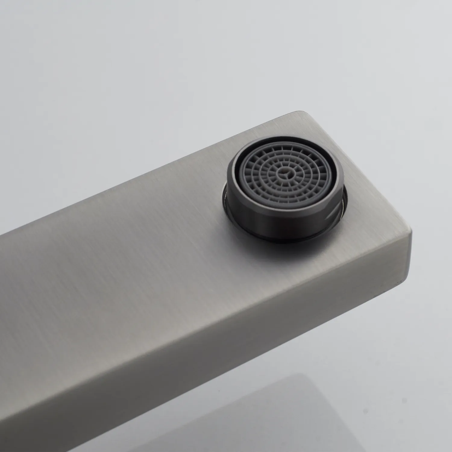 Смеситель для раковины высокий Rose R2811T, оружейная сталь