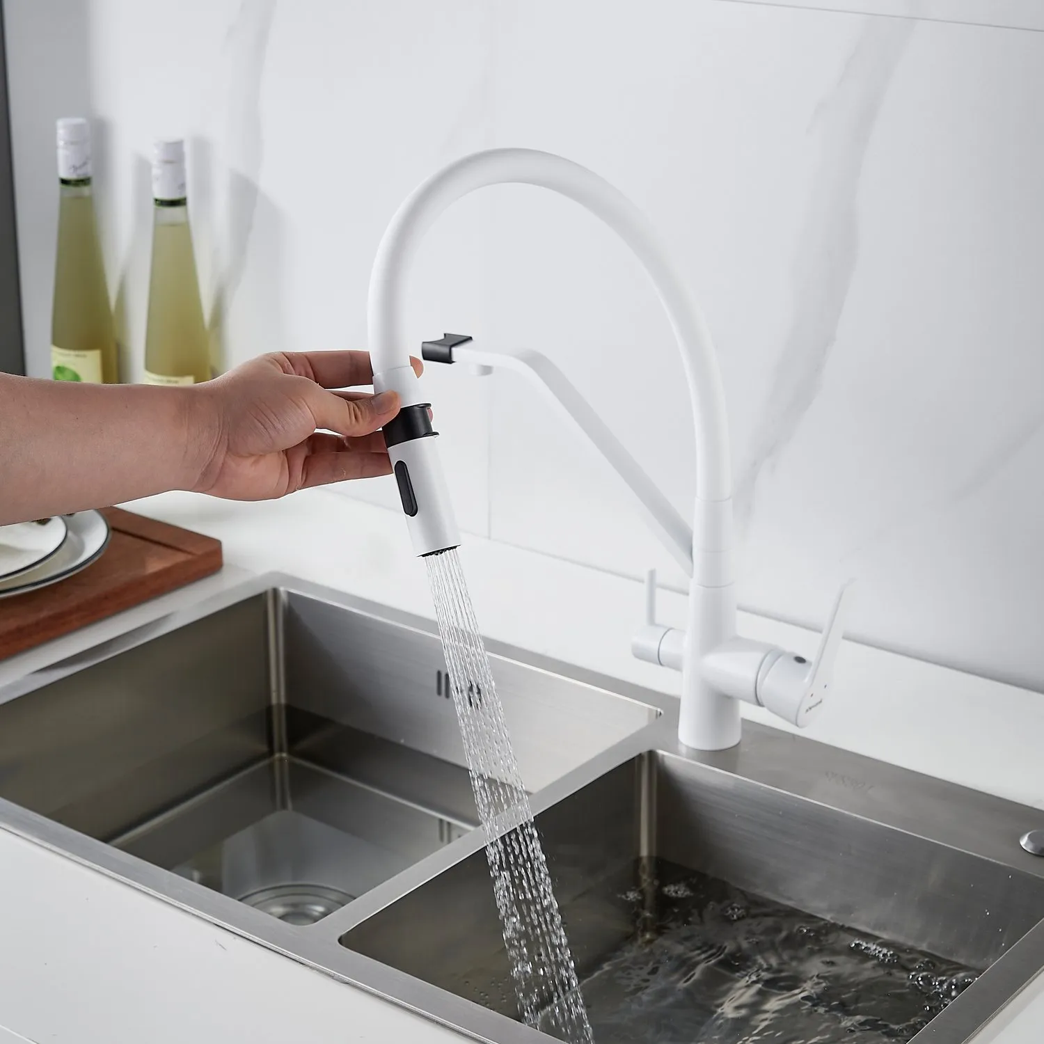 Смеситель для кухни с гибким изливом и подключением фильтра Shevanik S278C, белый