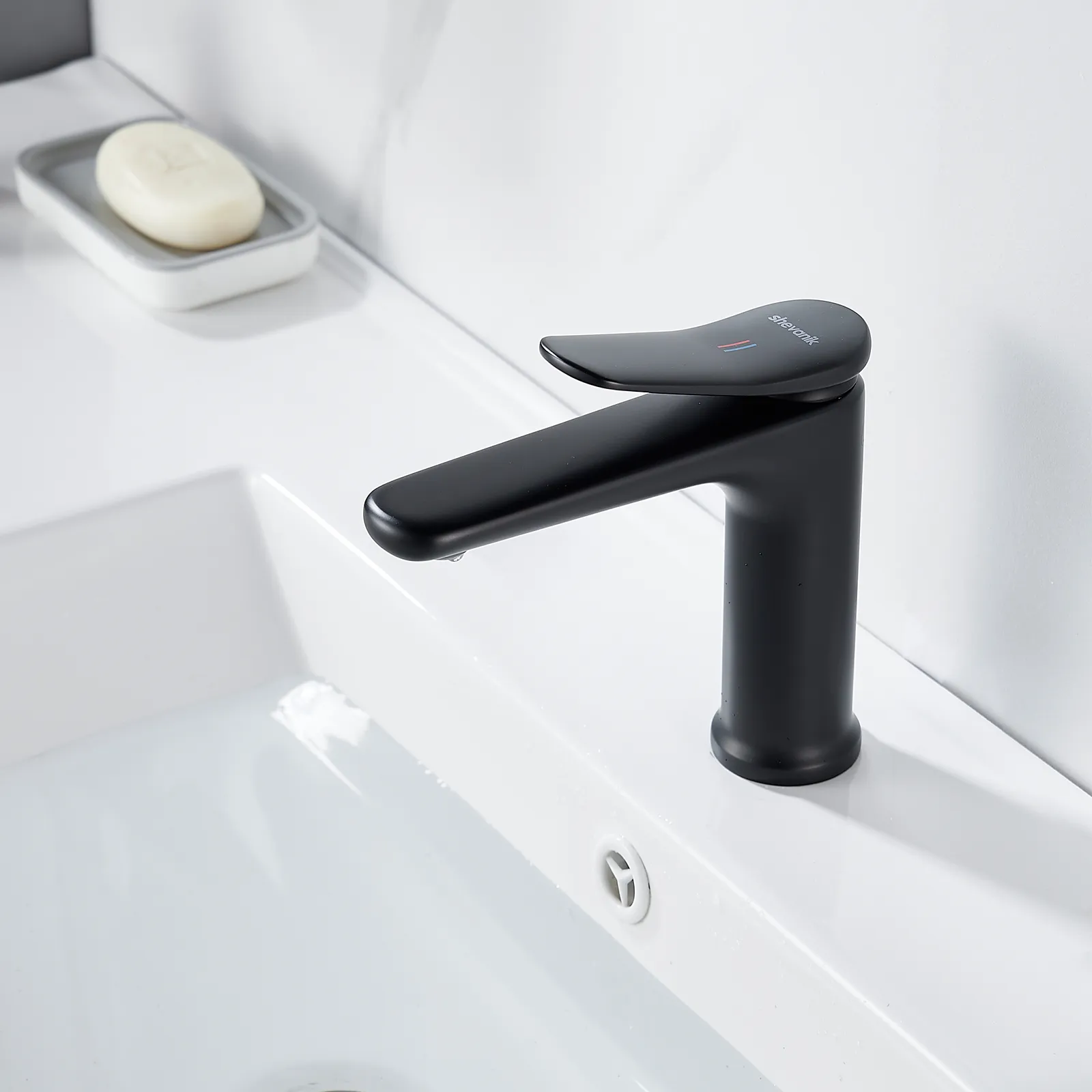 Смеситель для раковины Shevanik S4701H, черный