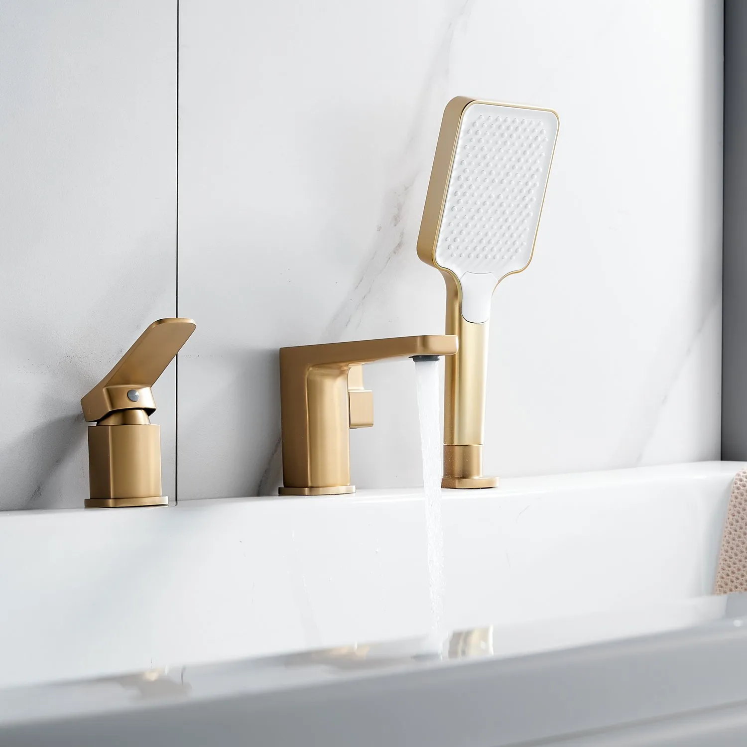 Смеситель на борт ванны Shevanik S9912G, золотой сатин