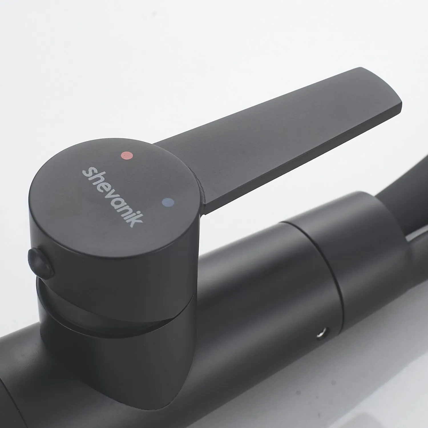 Смеситель для кухни с гибким изливом и режимом "душ" Shevanik S943H-3, черный