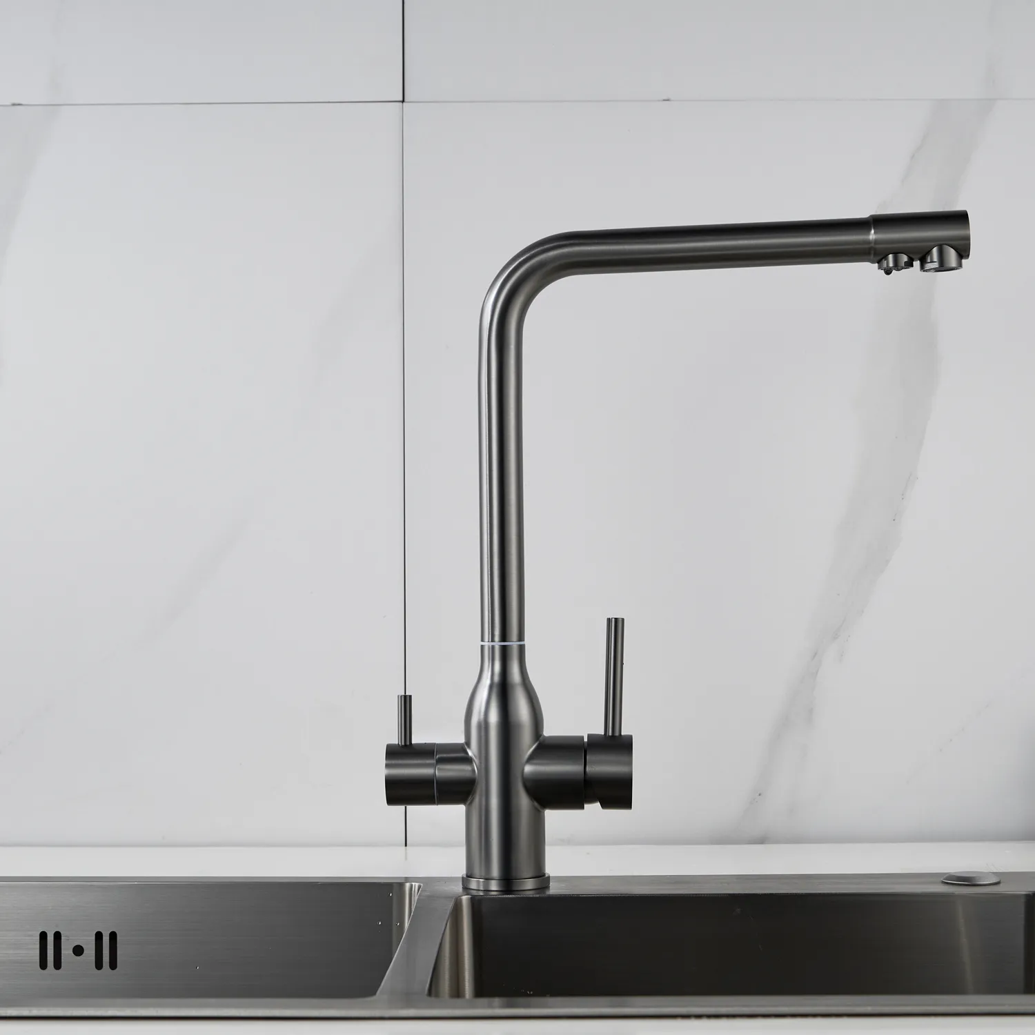 Смеситель для кухни с подключением фильтра Shevanik S248T, оружейная сталь