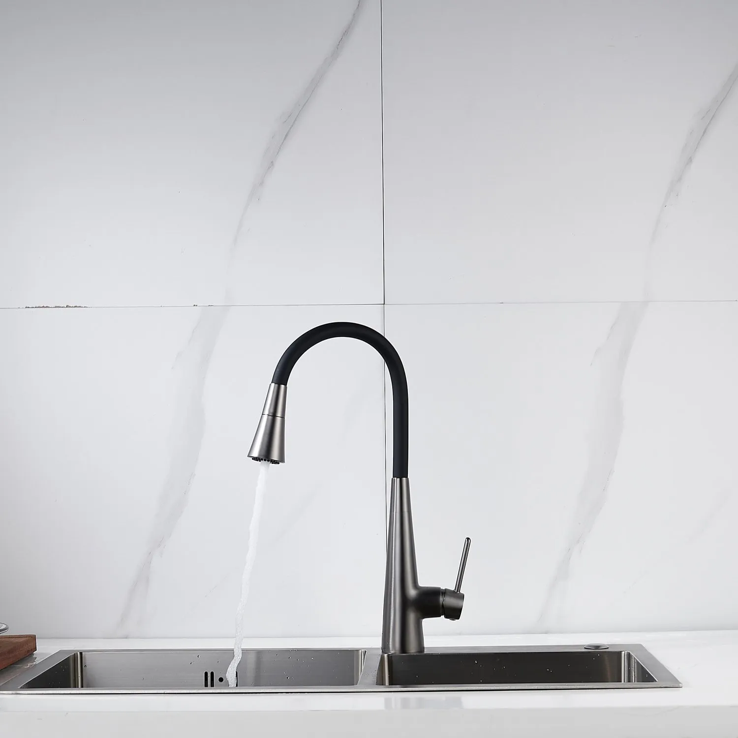 Смеситель для кухни с гибким изливом и режимом "душ" Rose R213T, оружейная сталь