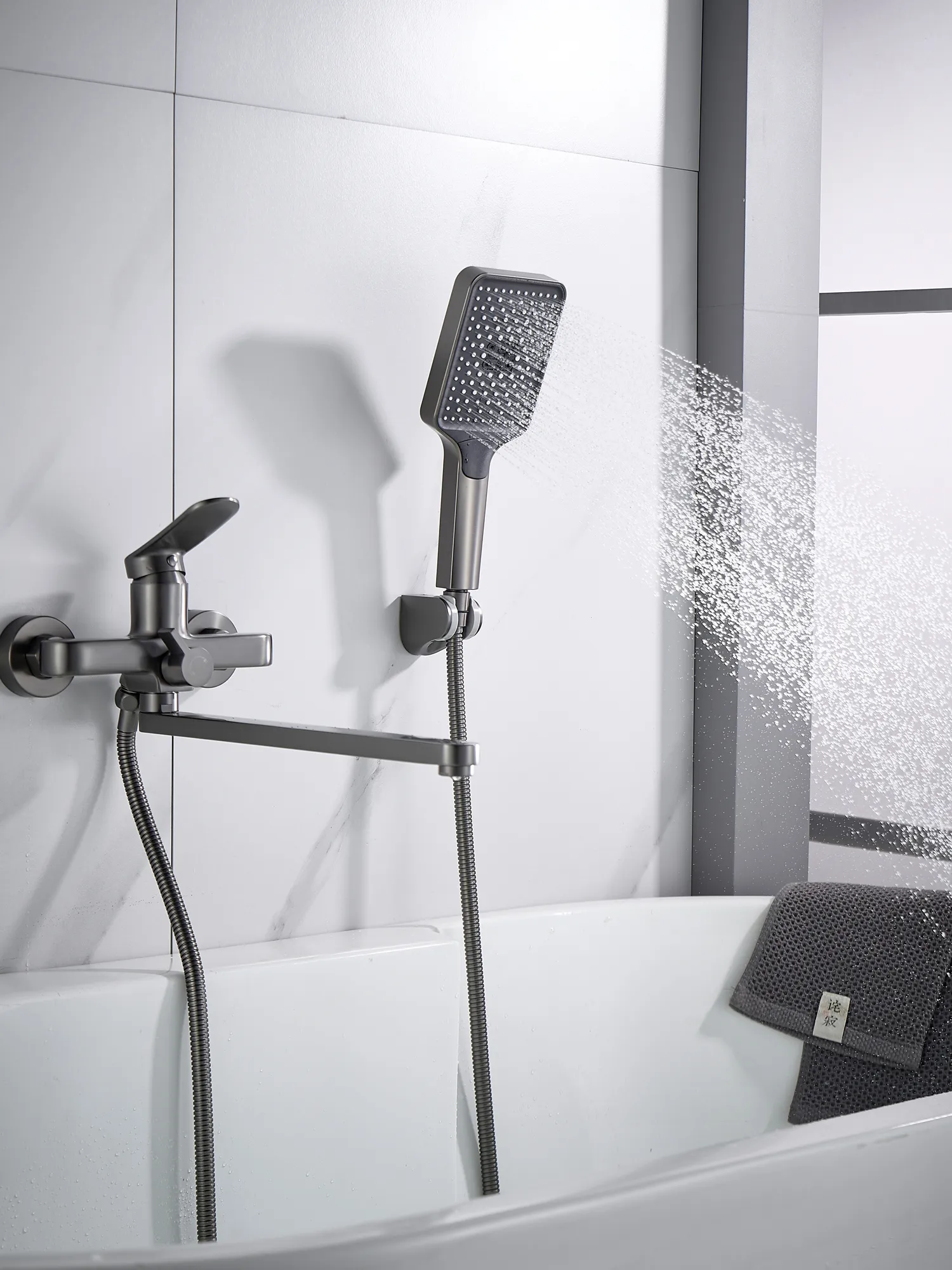 Смеситель для ванны Shevanik S4522T, оружейная сталь