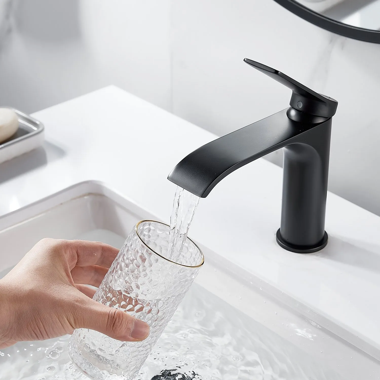 Смеситель для раковины Shevanik S4101H, черный