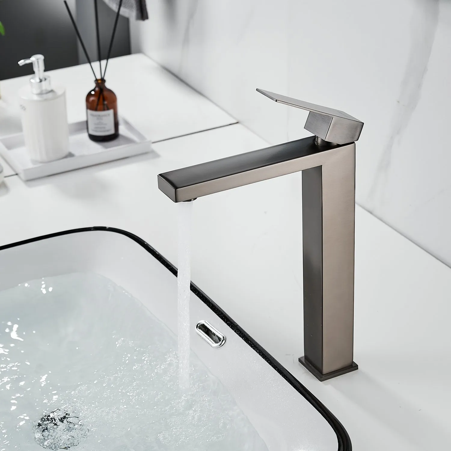 Смеситель для раковины Shevanik S7011T, оружейная сталь