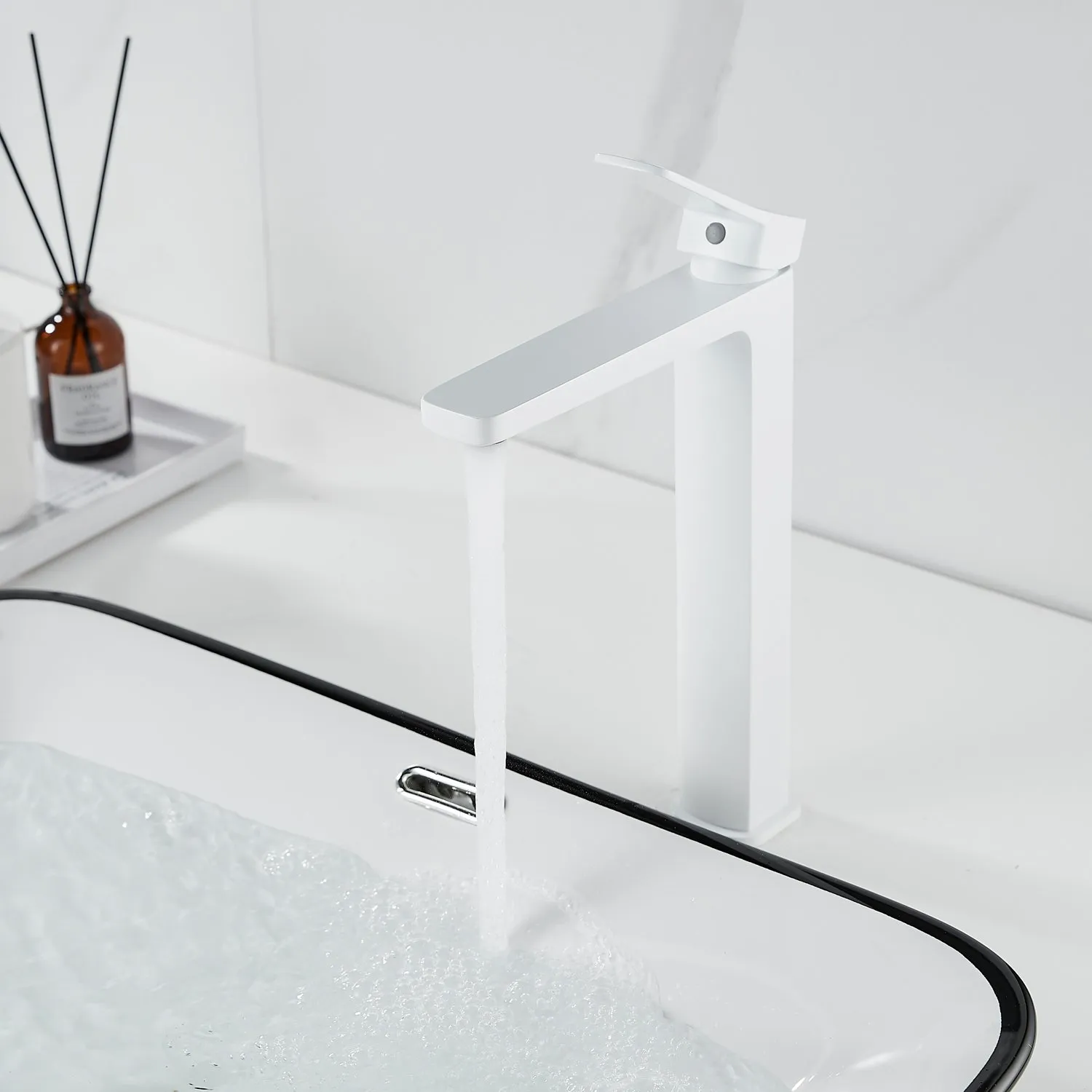 Смеситель для раковины Shevanik S9911C, белый